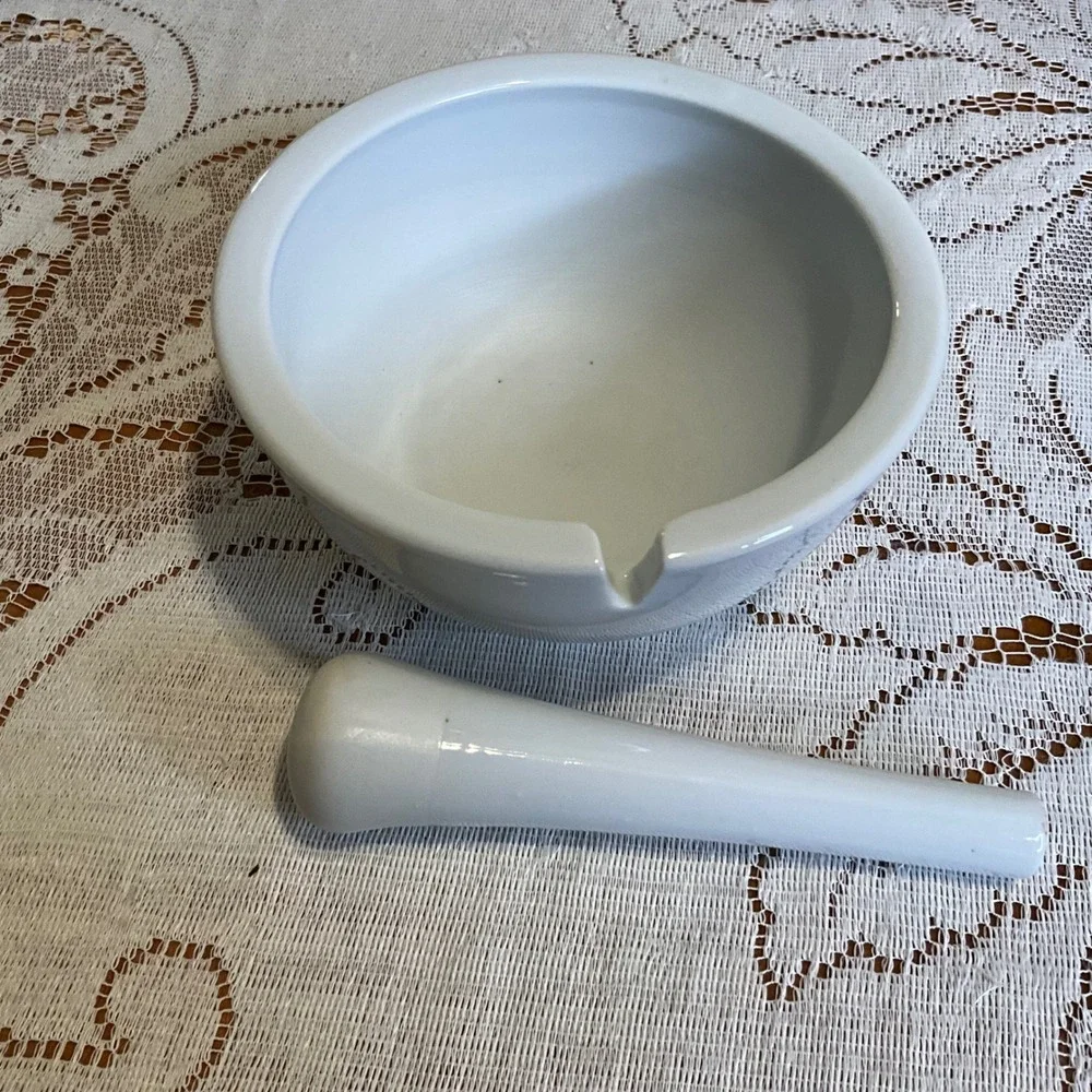 White Ceramic Mortar Pestle 6‎ Inch Minimalist Kitchenware Herbs Spices Natural